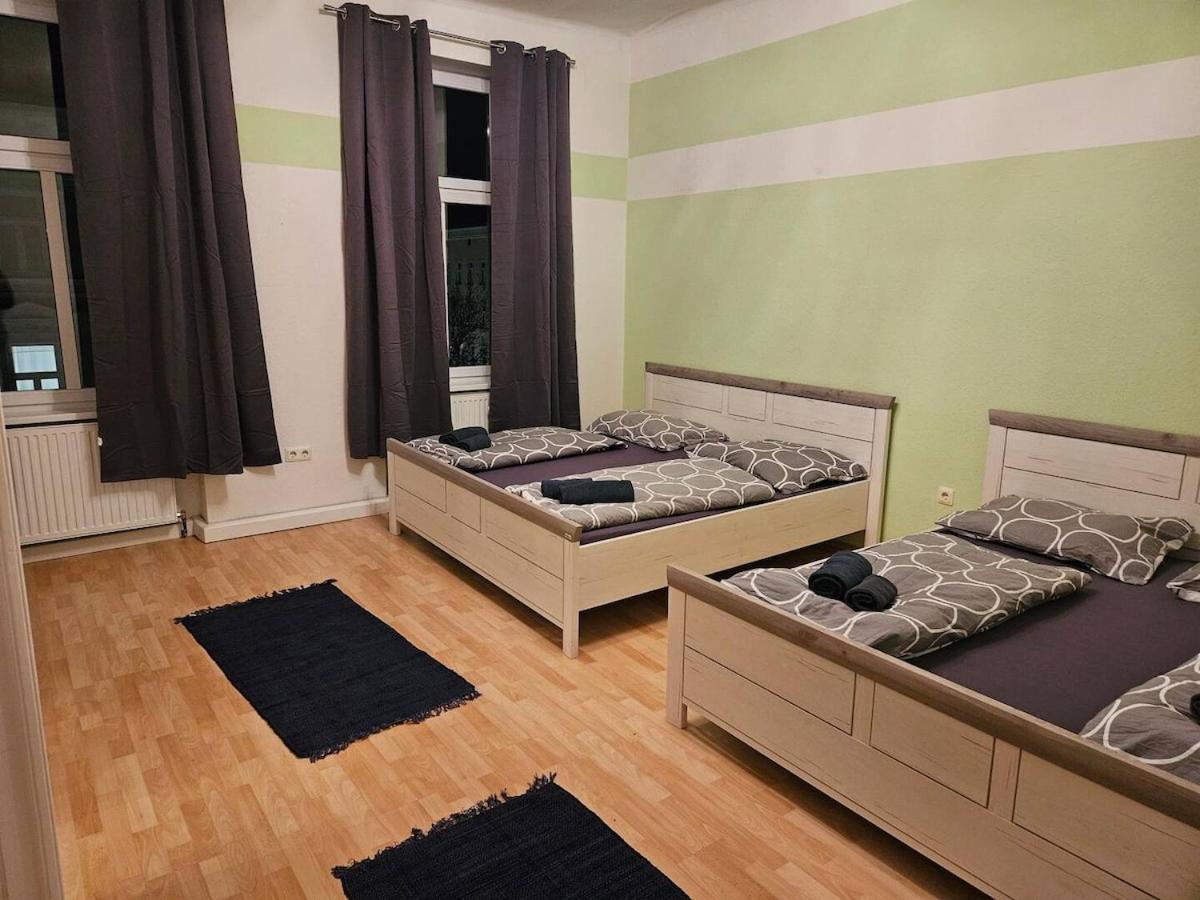 At Westbahnhof I Close To Shopping Street & Metro Apartment *