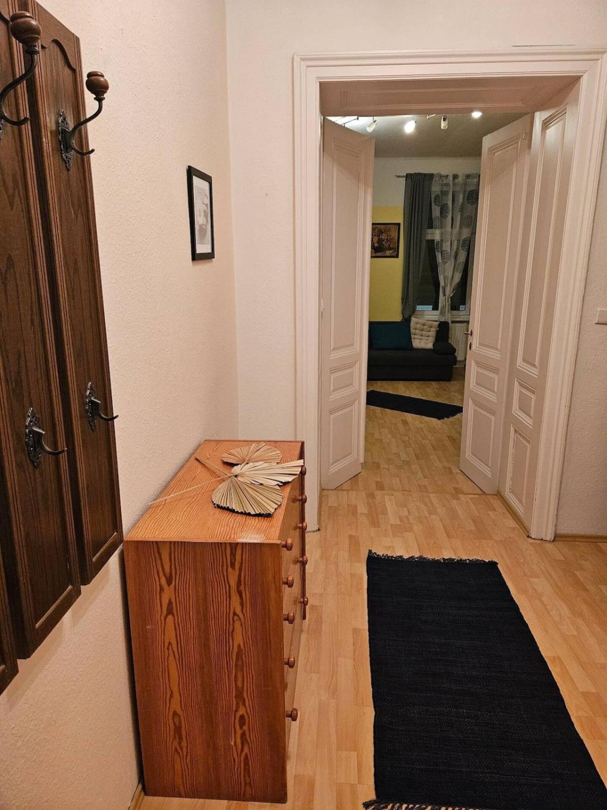 Apartment At Westbahnhof I Close To Shopping Street & Metro