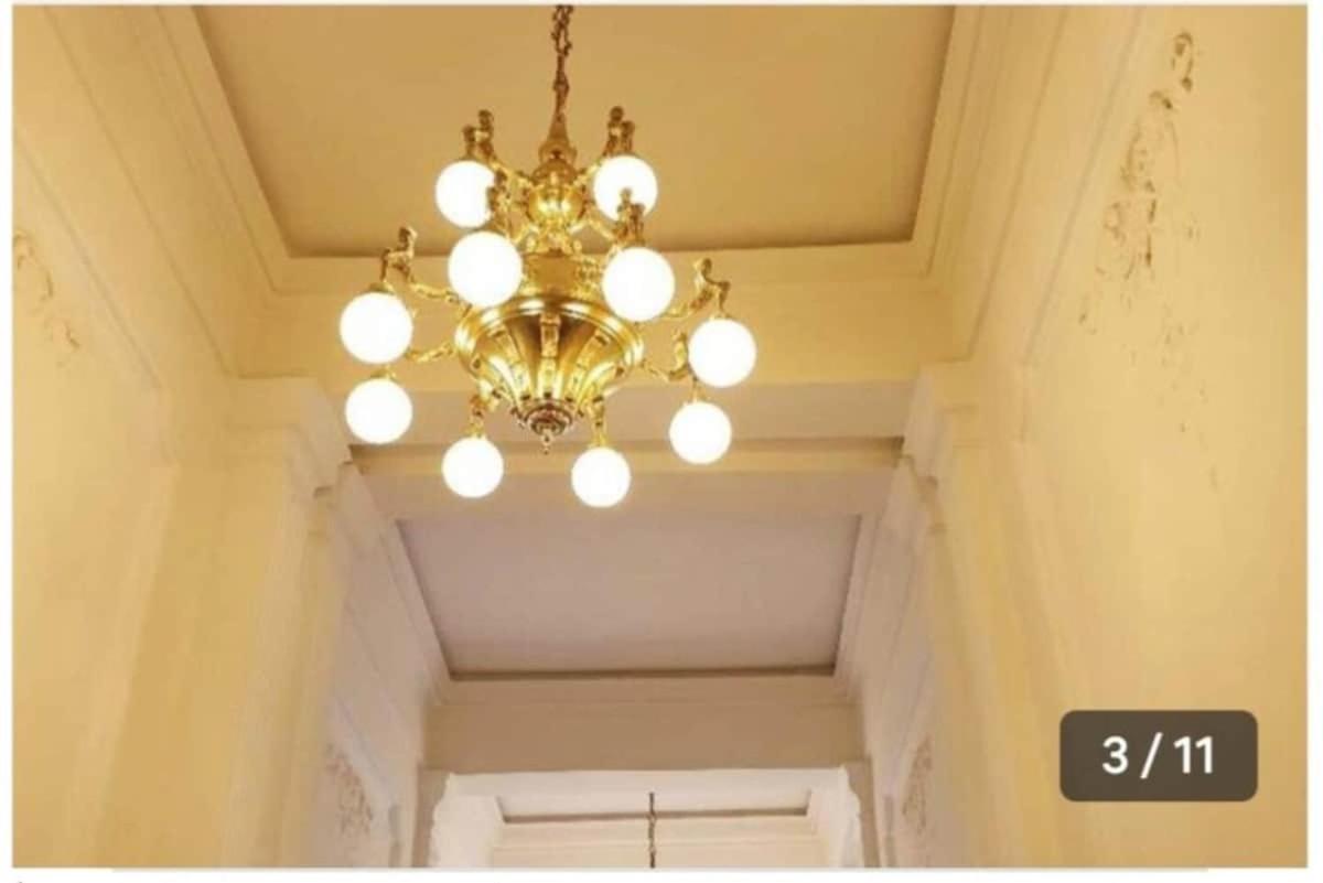 At Westbahnhof I Close To Shopping Street & Metro Apartment *