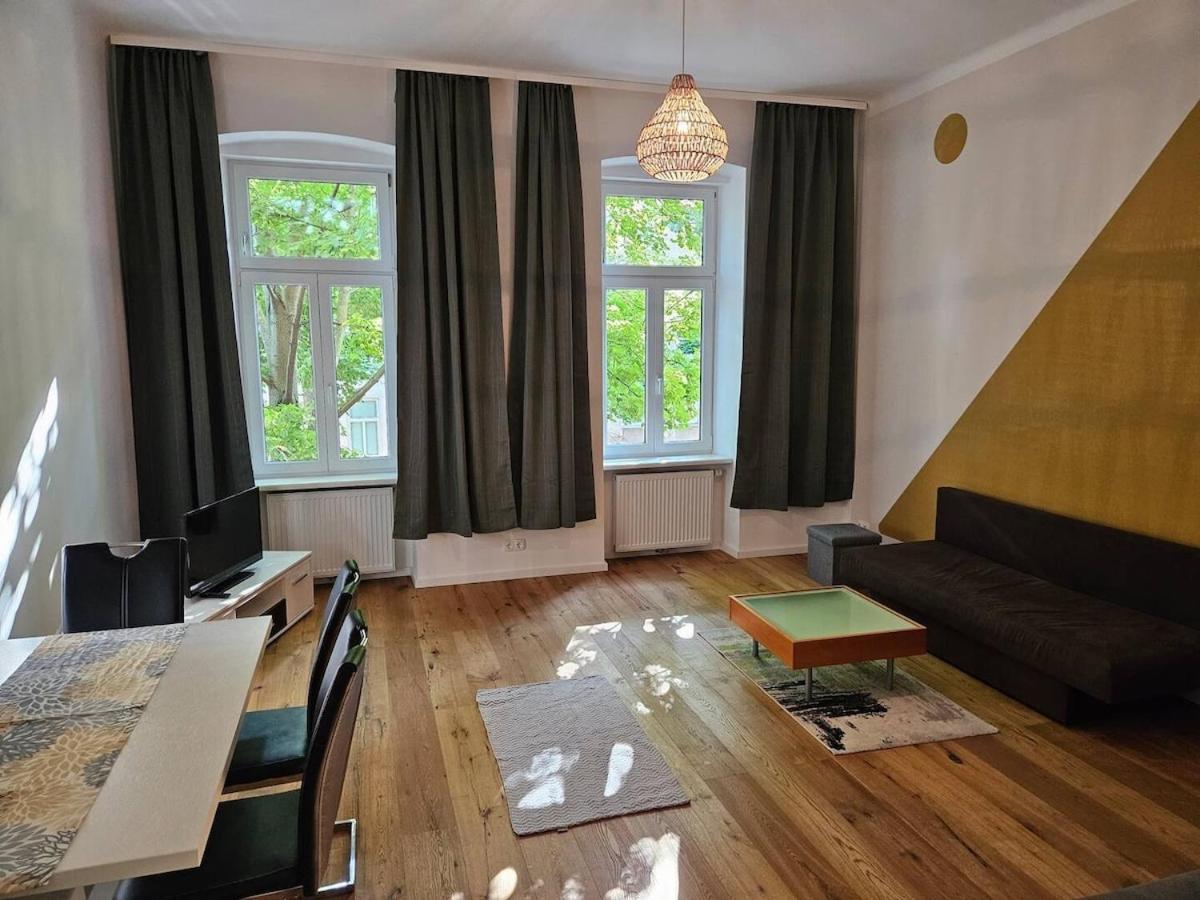 Apartment At Westbahnhof I Close To Shopping Street & Metro
