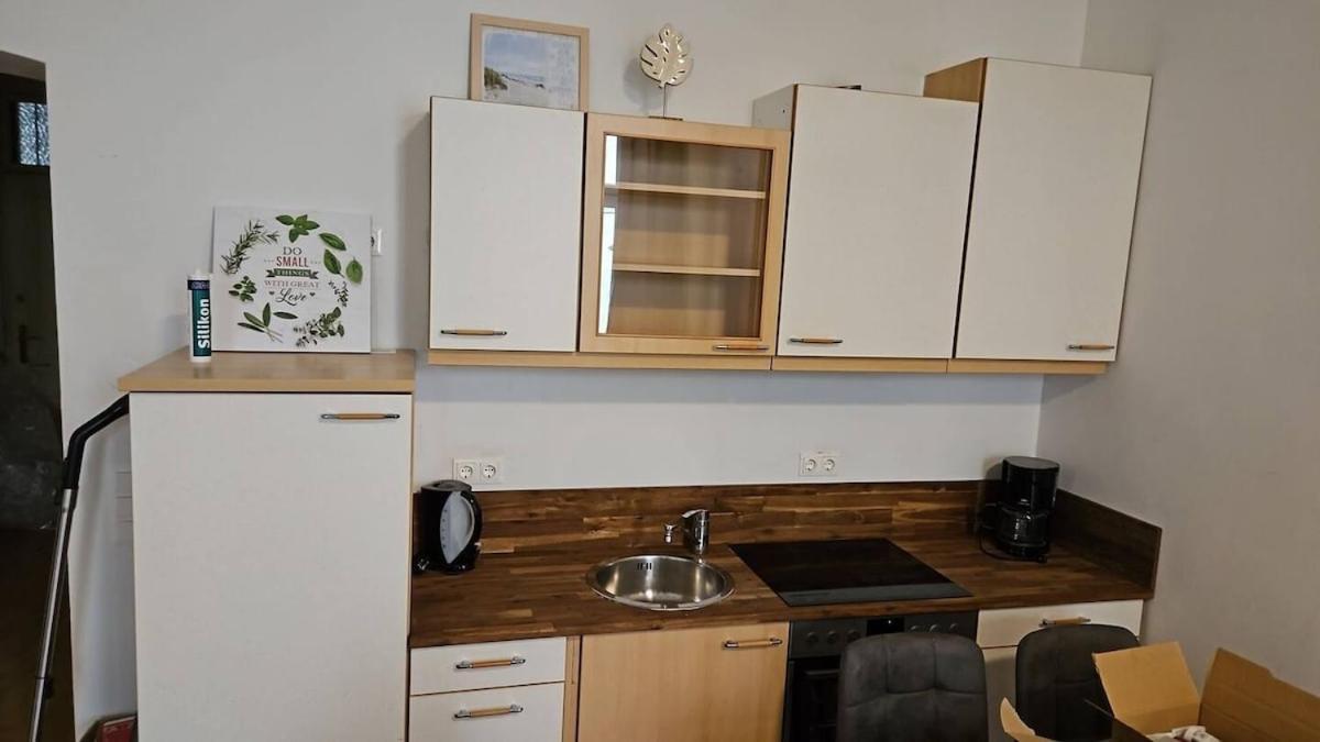 At Westbahnhof I Close To Shopping Street & Metro Apartment *