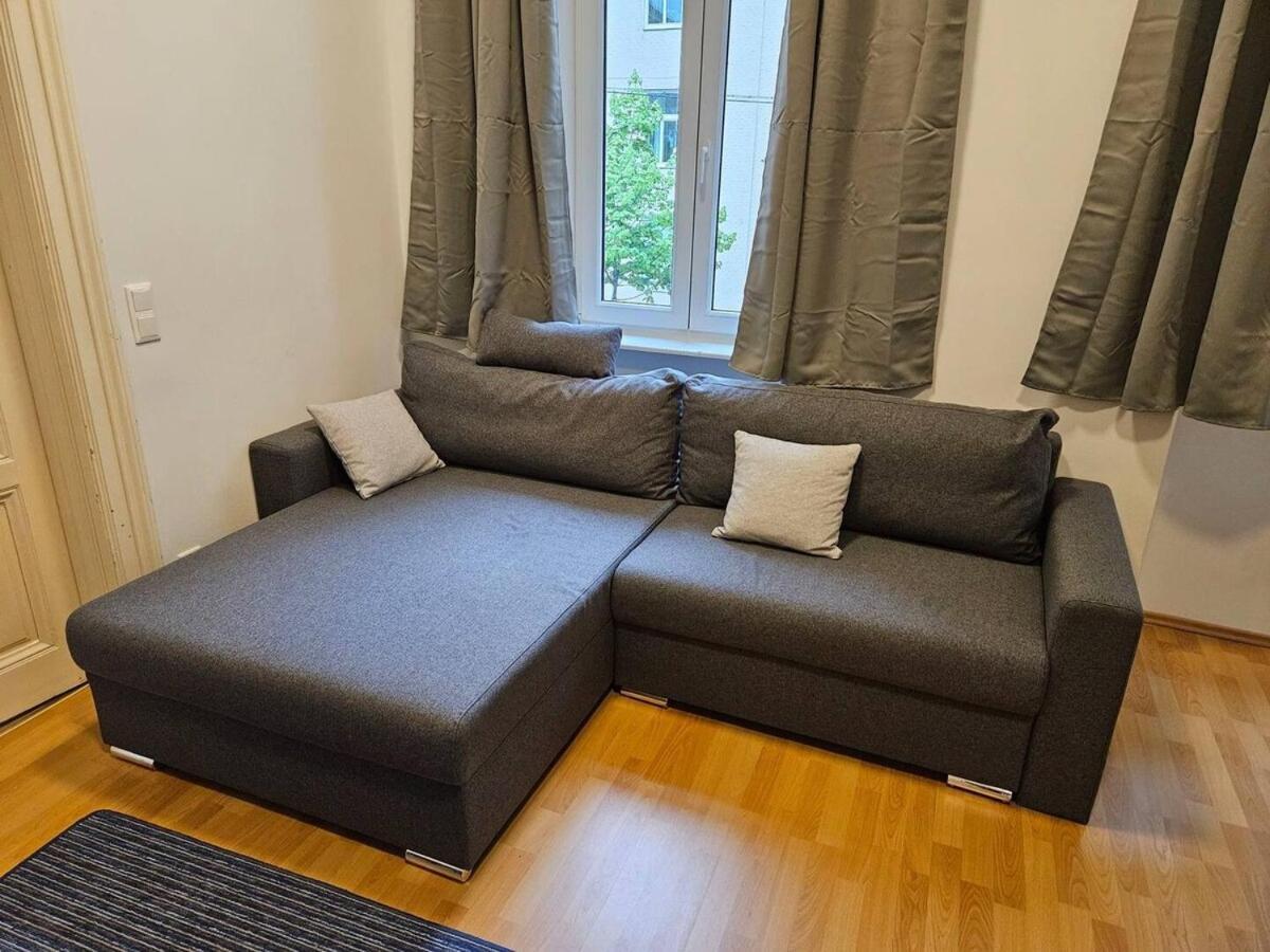 Apartment At Westbahnhof I Close To Shopping Street & Metro *