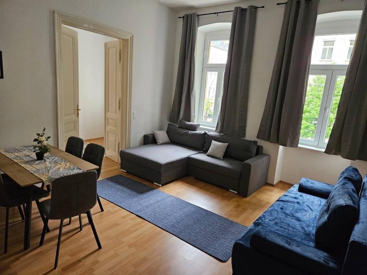 At Westbahnhof I Close To Shopping Street & Metro Apartment Wien